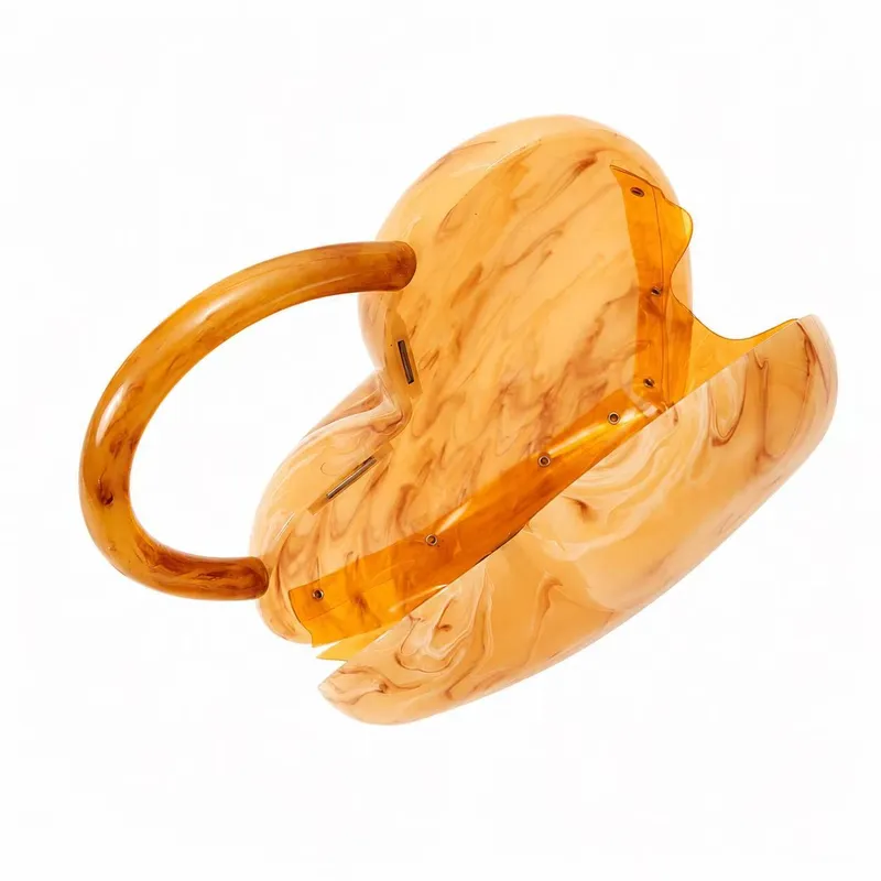 Women's Vintage Heart-Shaped Acrylic Clutch4
