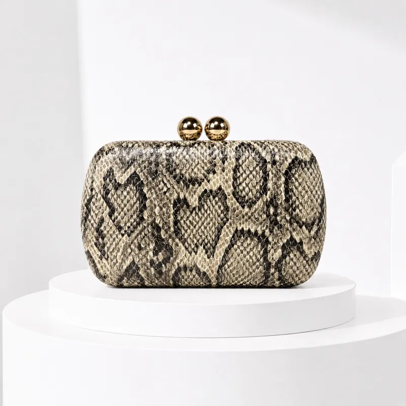 Custom Women’s Clutch Bag3